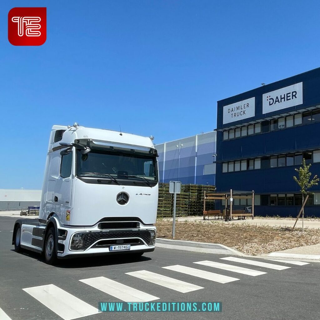 Mercedes-Benz Truck eActros 600 devant l'entrepôt d'Autruche conjointement géré par Daher et Daimler Truck