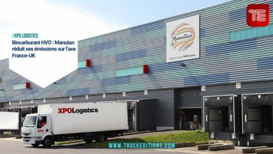 Camion XPO roulant au HVO à Calais, Port logistique avec traversée transmanche
