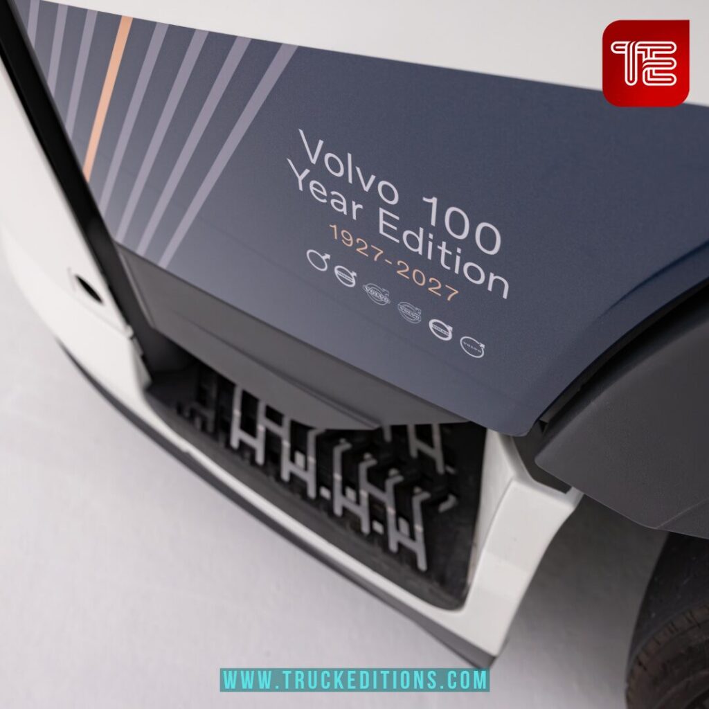 Marchepied éclairé Volvo de l'Édition spéciale 100 ans