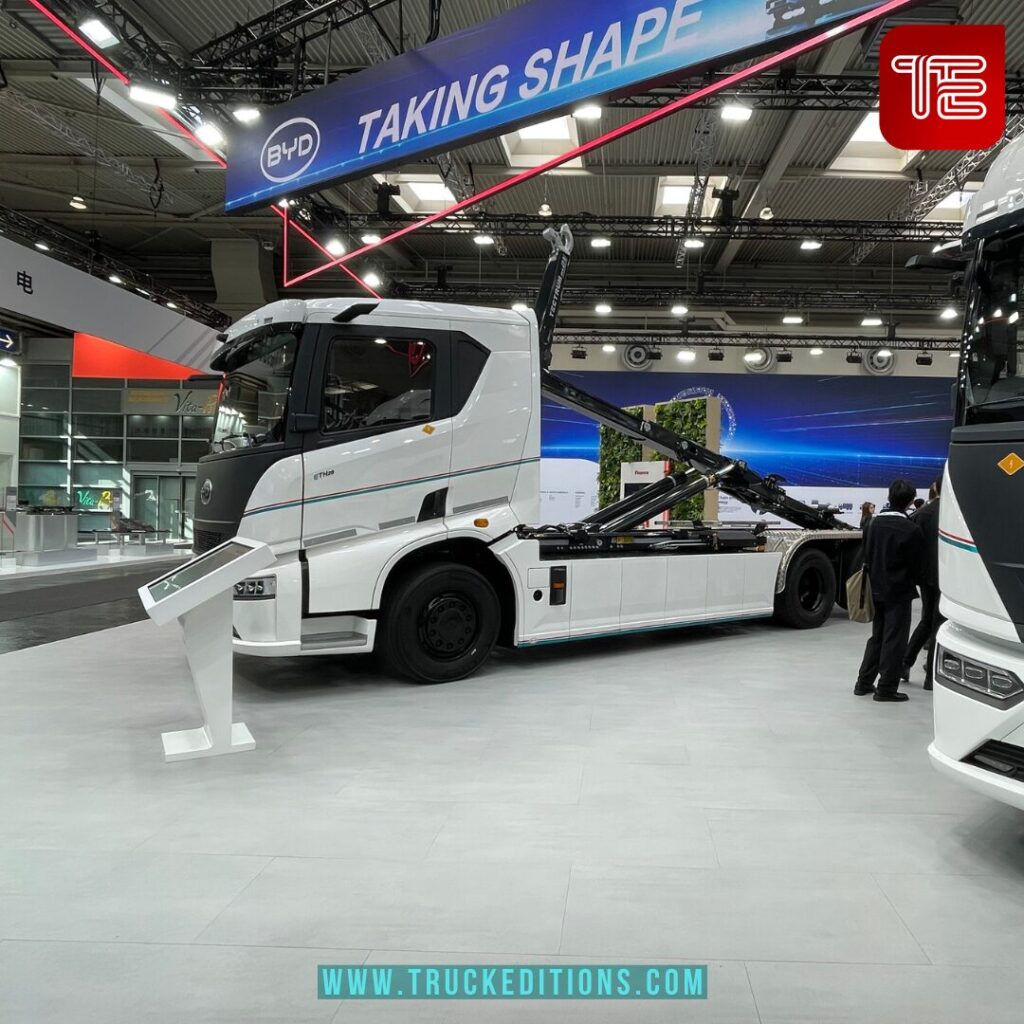 Porteurs électriques BYD ETH28 exposés à Hanovre lors de IAA Transportation 2026